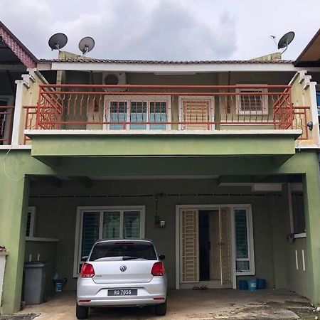 Nice Seremban 2 1/2 Storey House With 4 Rooms Εξωτερικό φωτογραφία