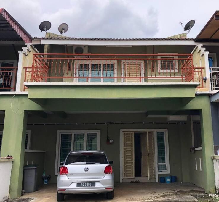 Nice Seremban 2 1/2 Storey House With 4 Rooms Εξωτερικό φωτογραφία